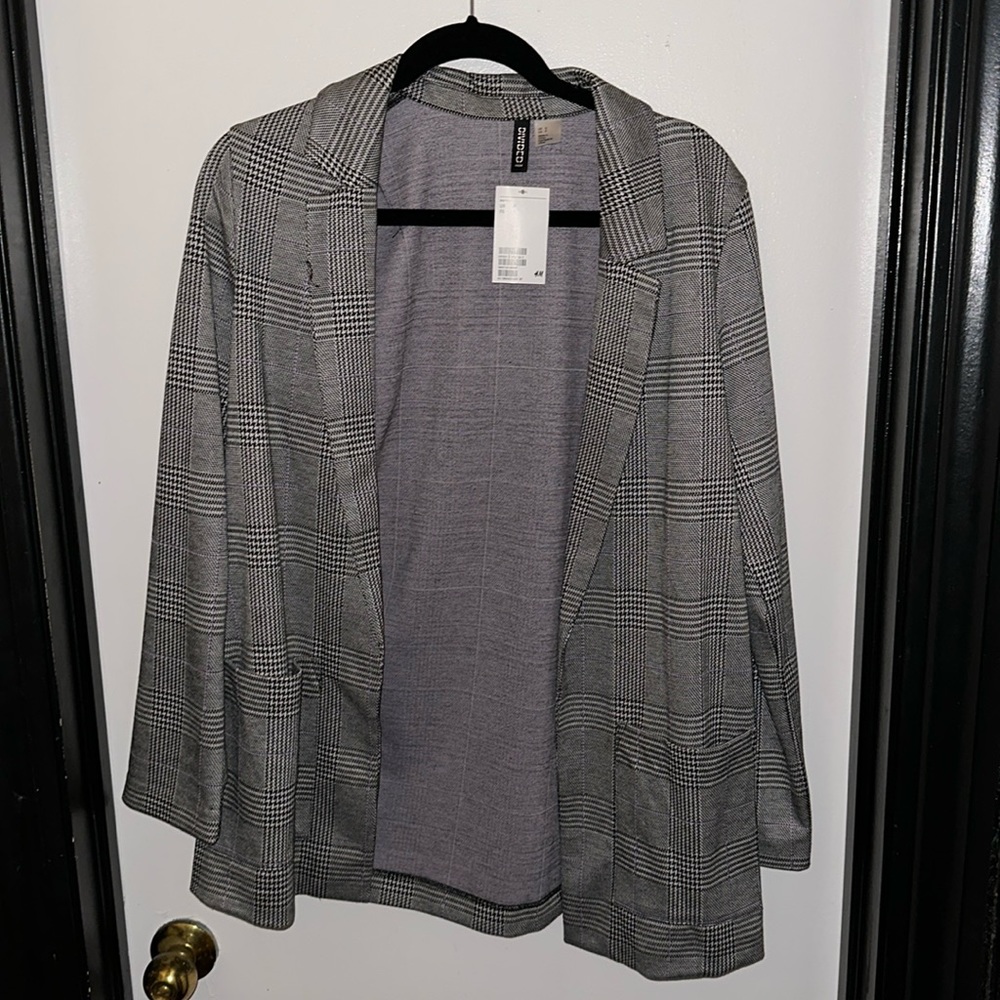 NWT H&M Gray Plaid Open Blazer in Size Small
